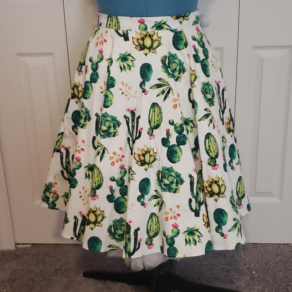 Catus skirt